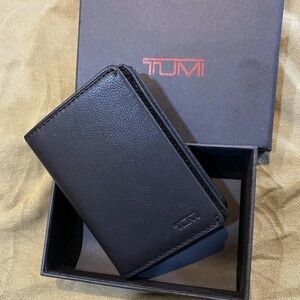 Tumi Leather Card Holder RFID